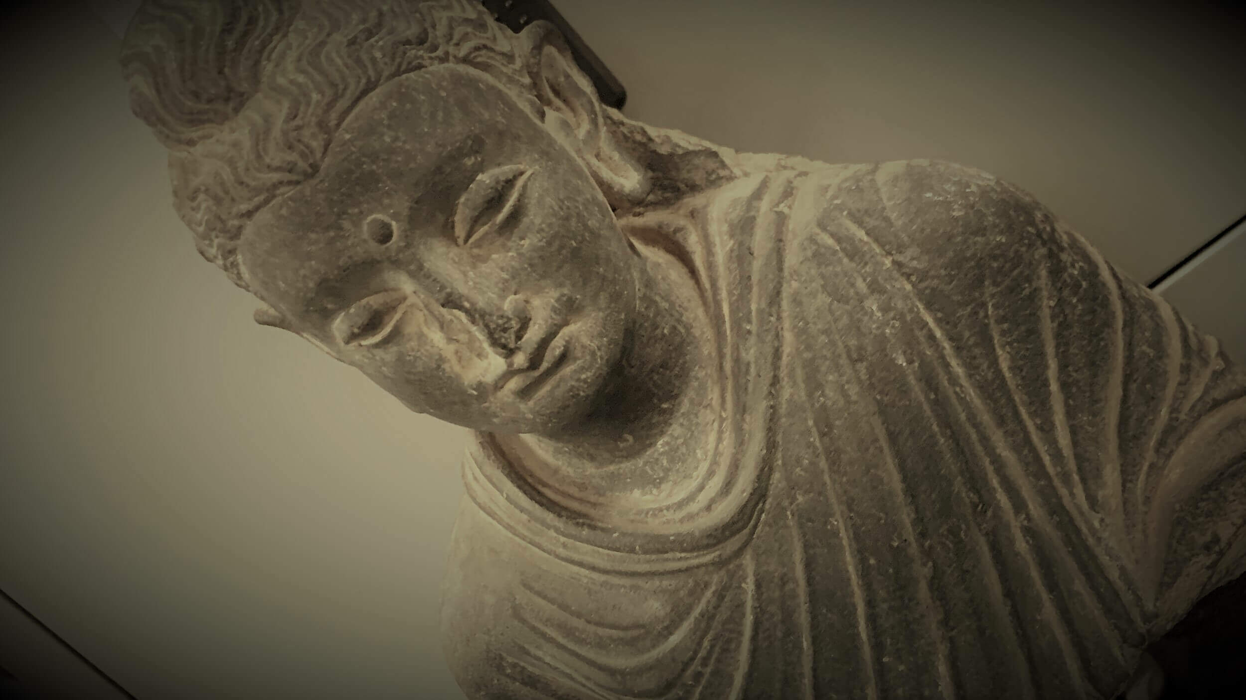 photo of a buddha statue